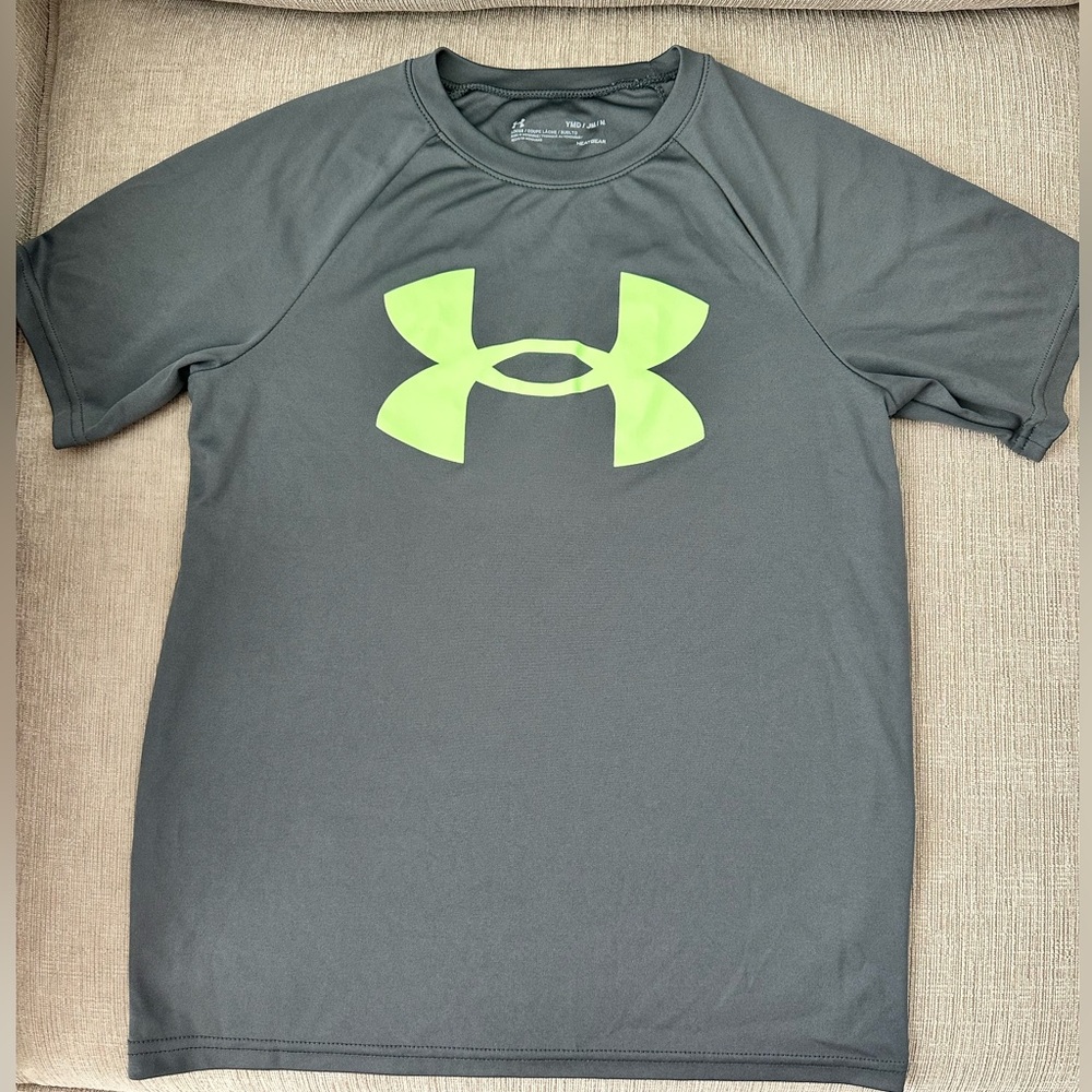 Boys UA performance tee